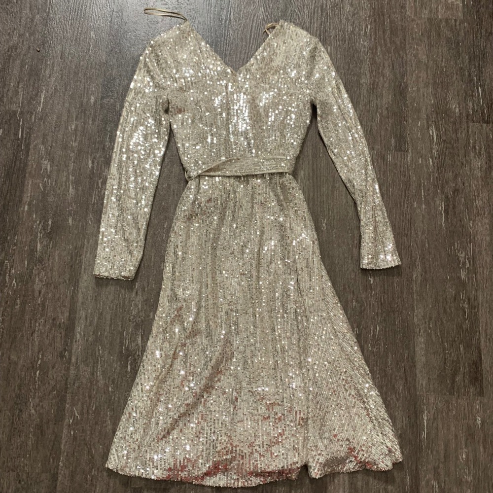 Dress the Population Silver Sequin V Neck Long Sleeve Wrap Midi Dress - Picture 5 of 5